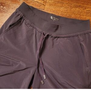 Athleta Gray Pants Sz 6
